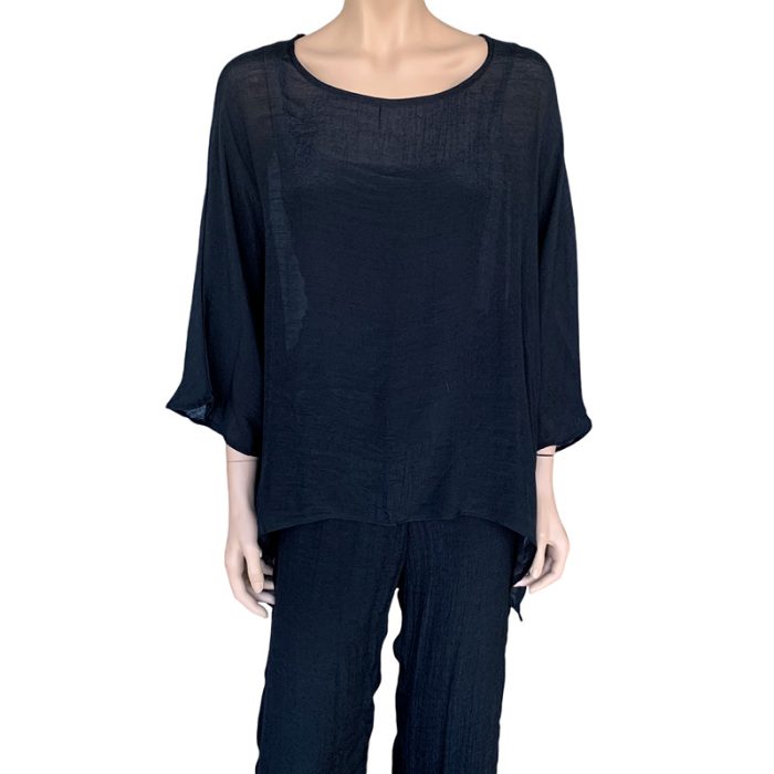 Women's Crew Neck 3/4 Sleeve Top with Curve Hem
