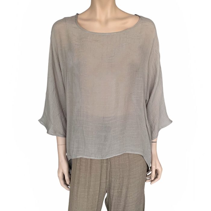 Women's Crew Neck 3/4 Sleeve Top with Curve Hem