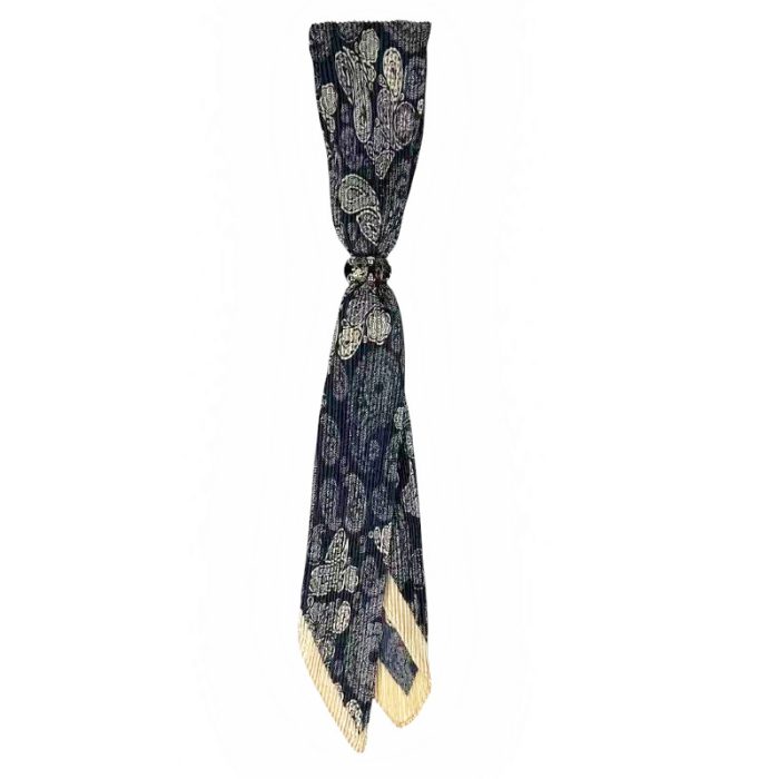 Wrinkle Scarf with Ring